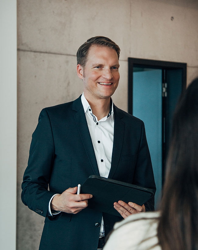 Andreas Roth, Leiter des Marketings und Business Developments bei Atelier Türke, im Büro