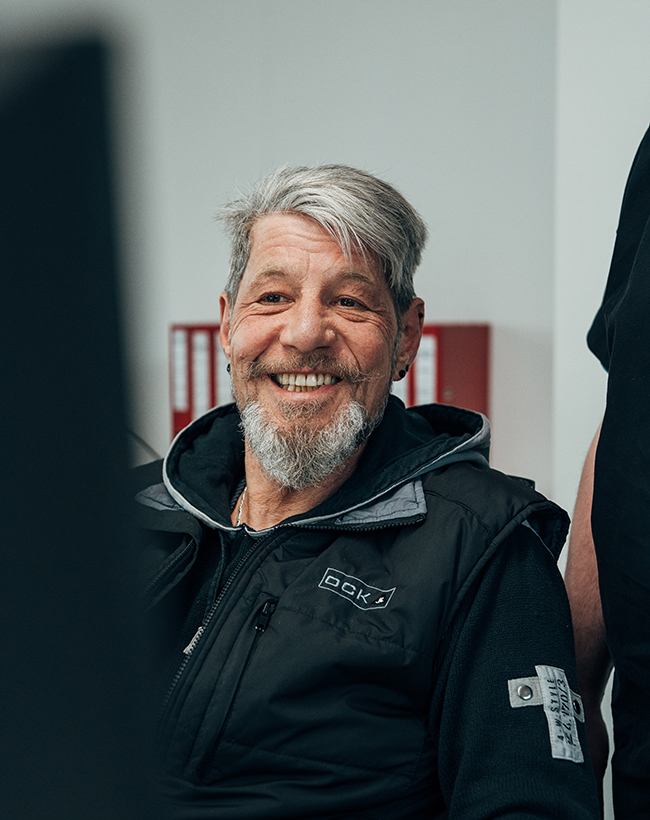  Hardy Lehr, Spezialist für die Konstruktion von Messeständen und CAD bei Atelier Türke, im Büro